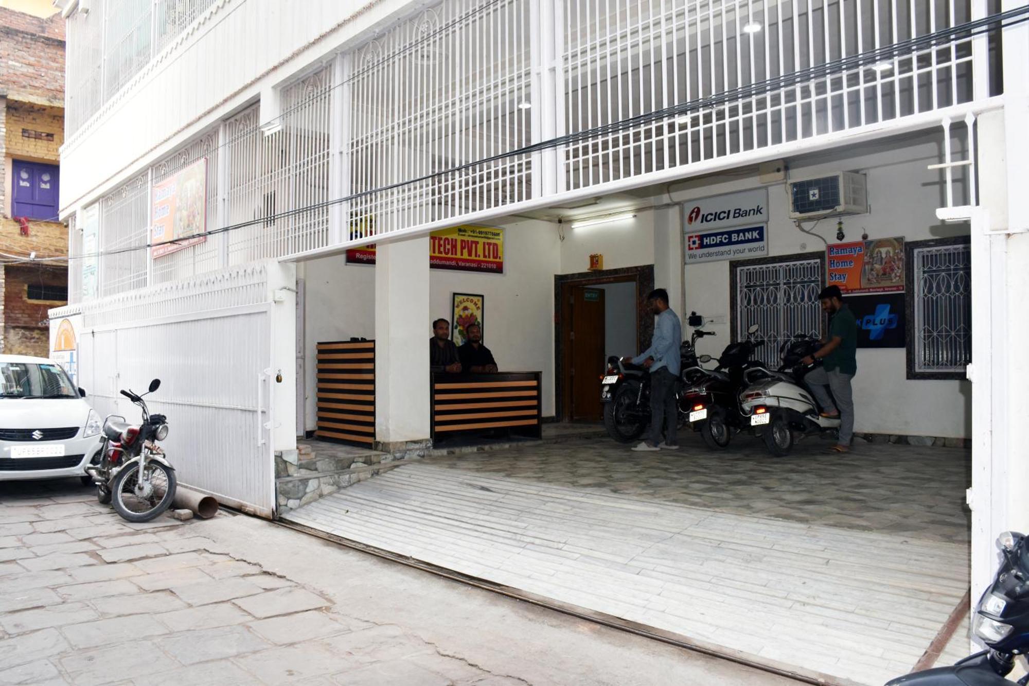 Ramaya Home Stay فاراناسي المظهر الخارجي الصورة