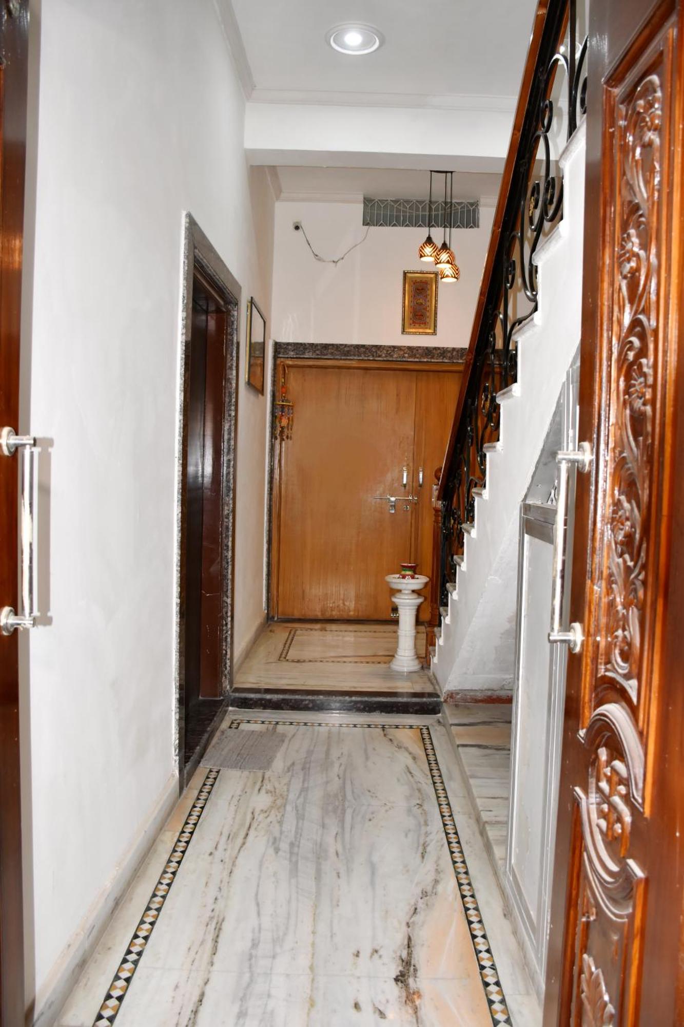 Ramaya Home Stay فاراناسي المظهر الخارجي الصورة