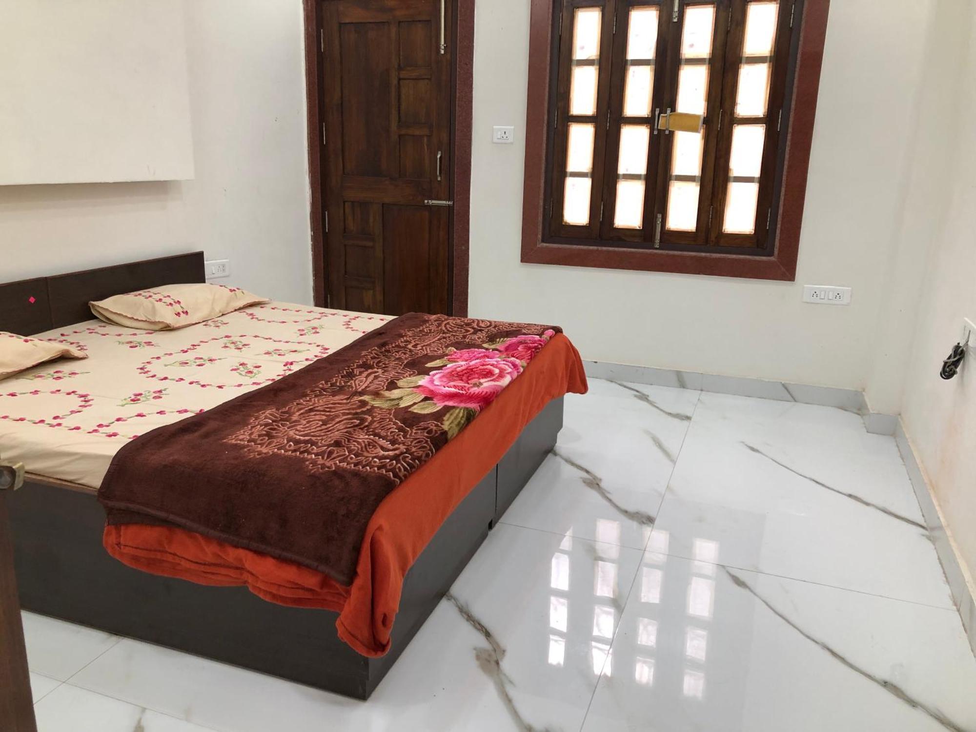 Ramaya Home Stay فاراناسي المظهر الخارجي الصورة