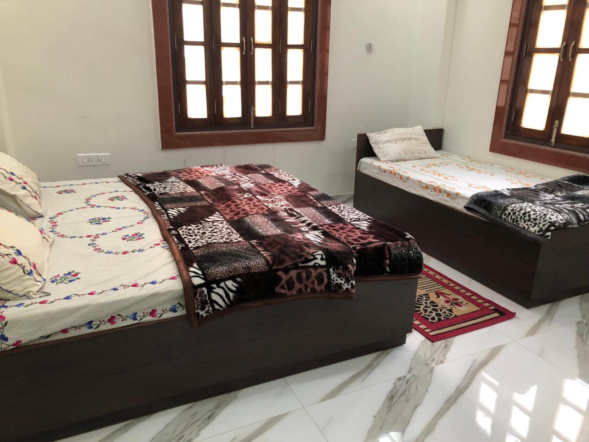 Ramaya Home Stay فاراناسي المظهر الخارجي الصورة