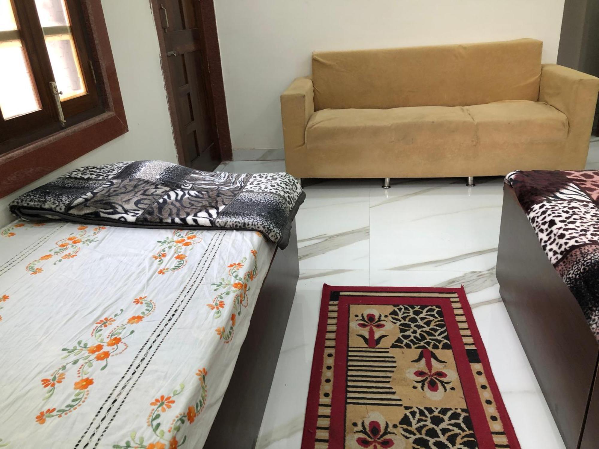 Ramaya Home Stay فاراناسي المظهر الخارجي الصورة