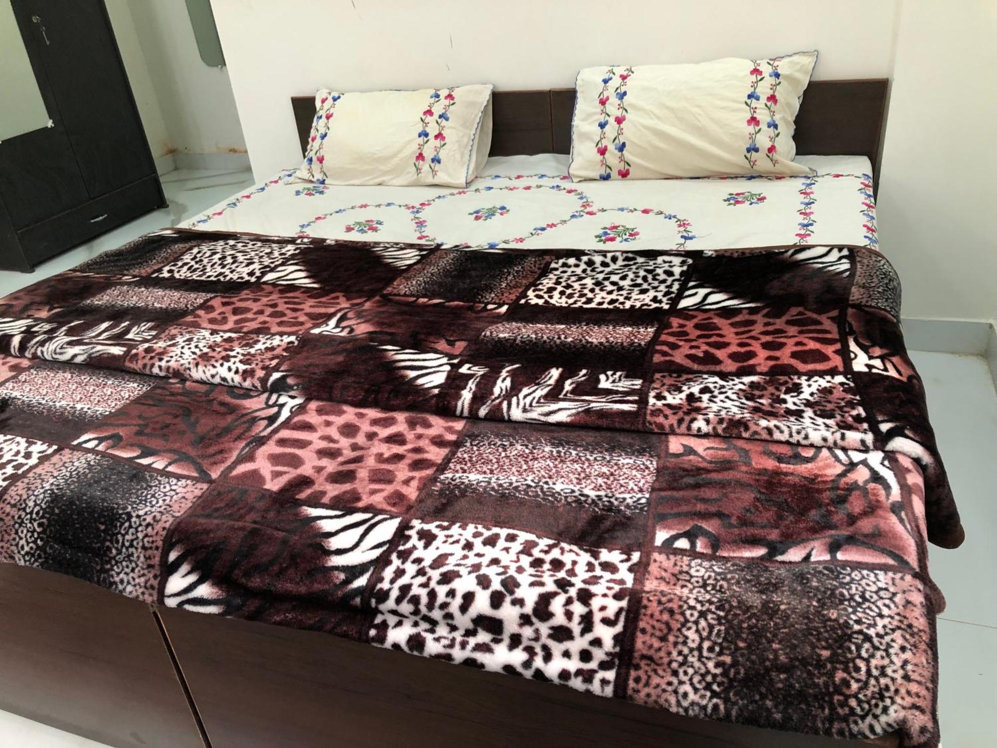 Ramaya Home Stay فاراناسي المظهر الخارجي الصورة