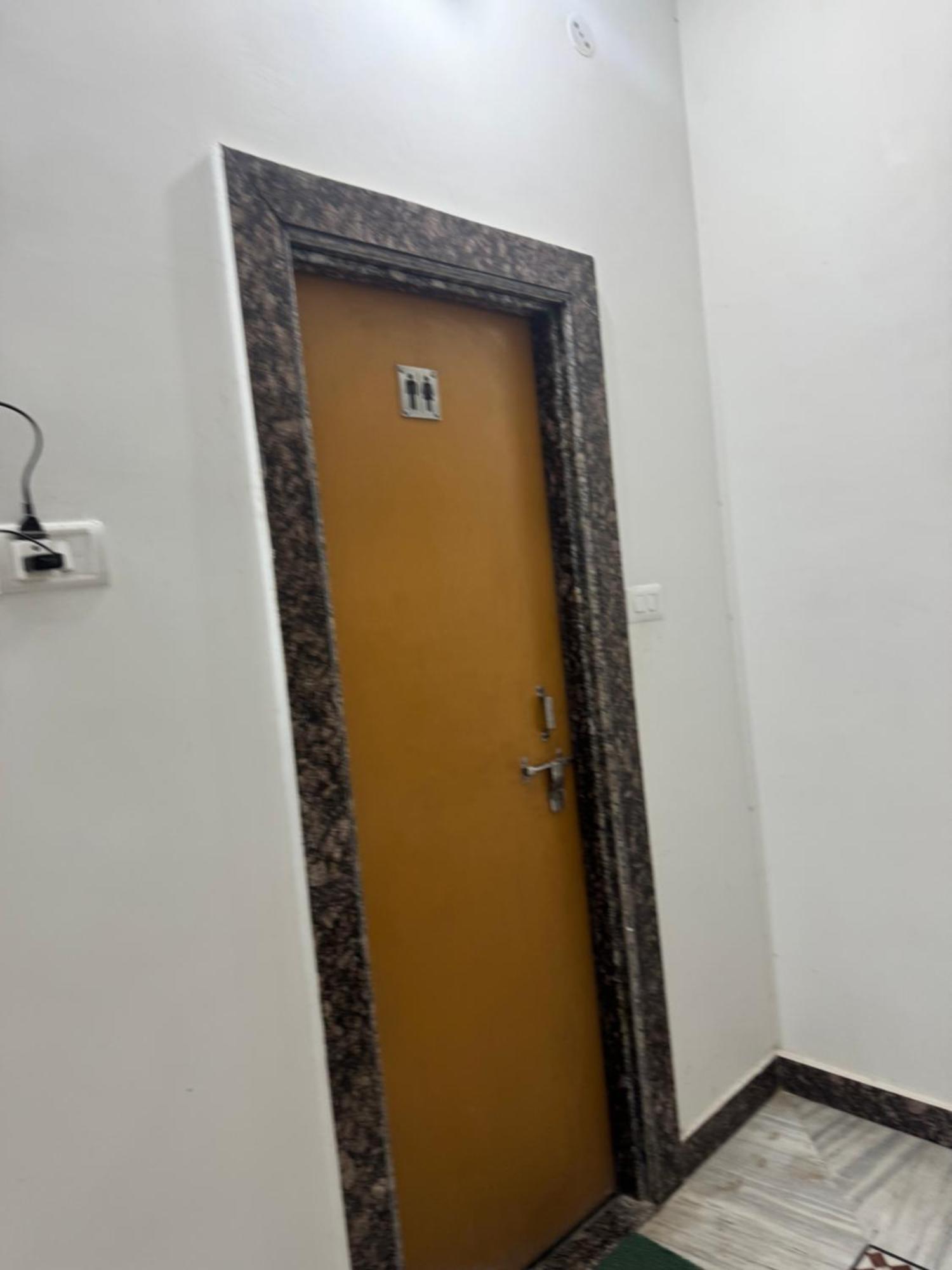 Ramaya Home Stay فاراناسي المظهر الخارجي الصورة
